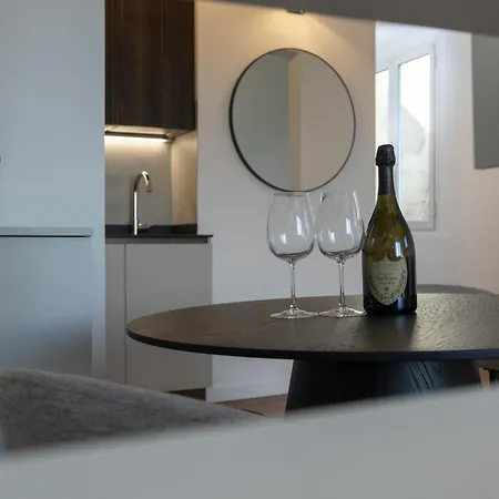 Beyond - Piazza Principe Apartment